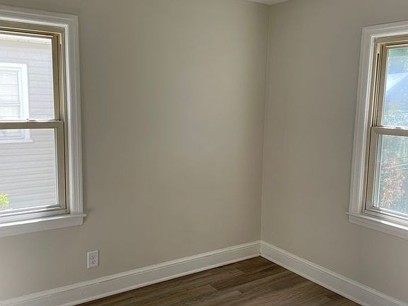 5th image of 1014 Portland St