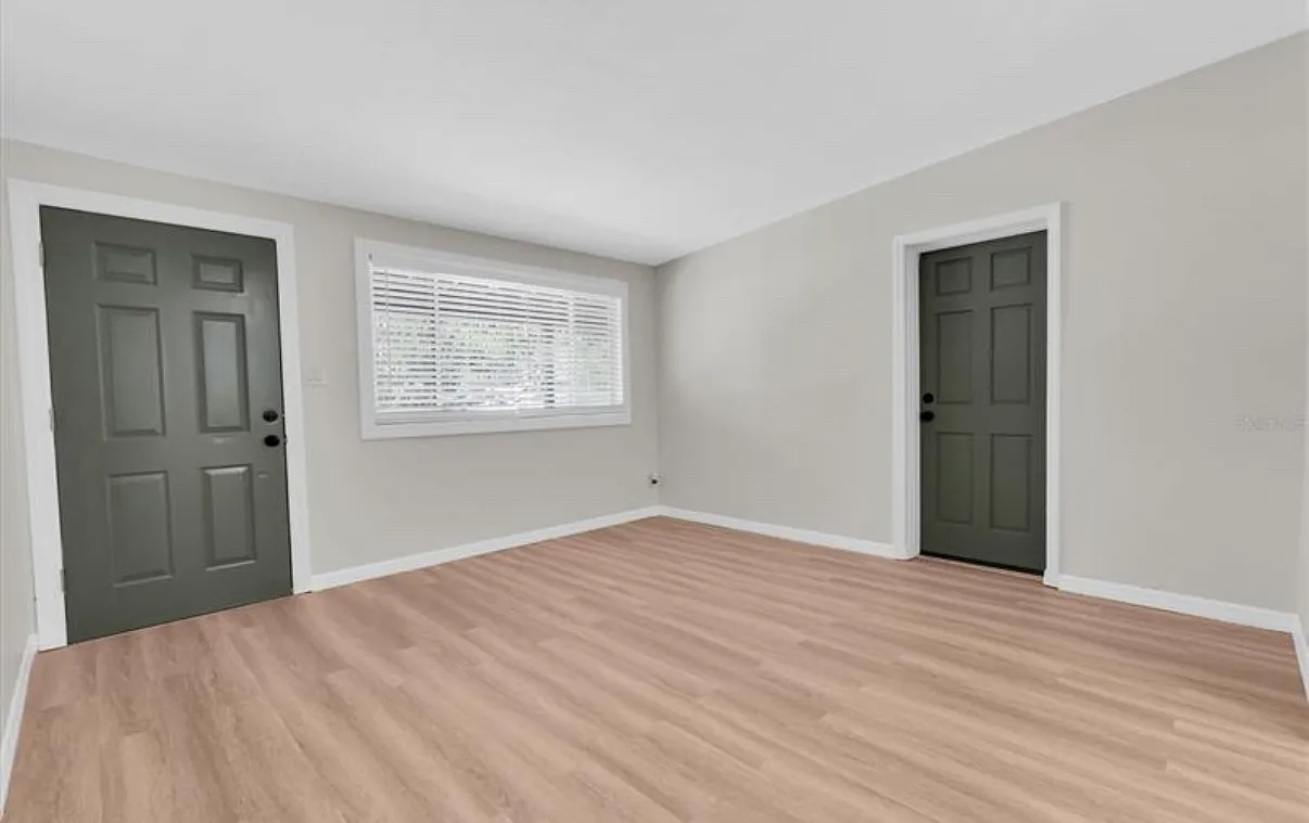 2 bed, 723 sqft, $2,100 — Photo 2