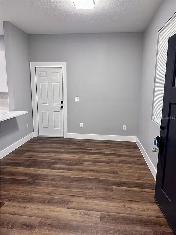 4 bed, 2.0 bath, 2000 sqft, $2,450 — Photo 3