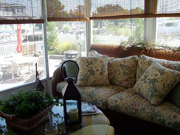 screened room