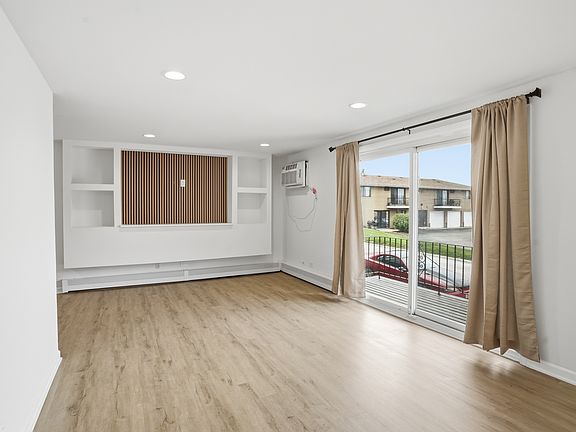 3rd image of 37 W 66th St APT 1