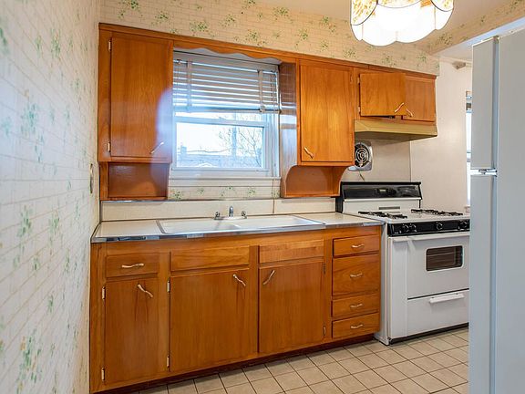 5th image of 28-15 50th St #2