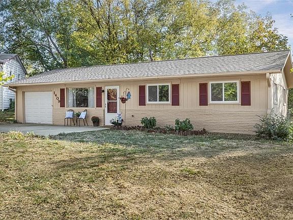 2nd image of 1409 Clare Ct N