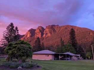 917 NE 8th St, North Bend, WA 98045