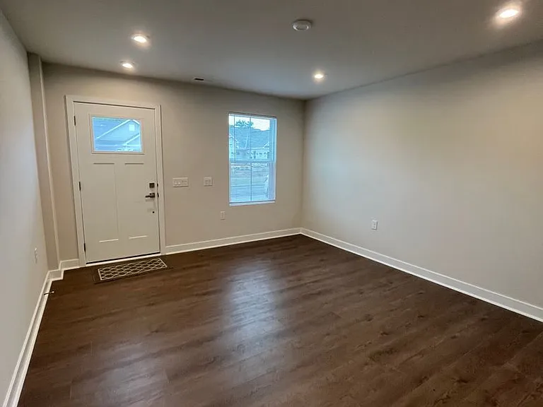 4184 Farmfield Dr — Photo 4
