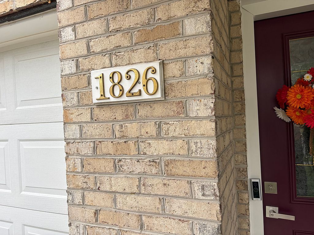 1826 Kershaw Ln - Property Image