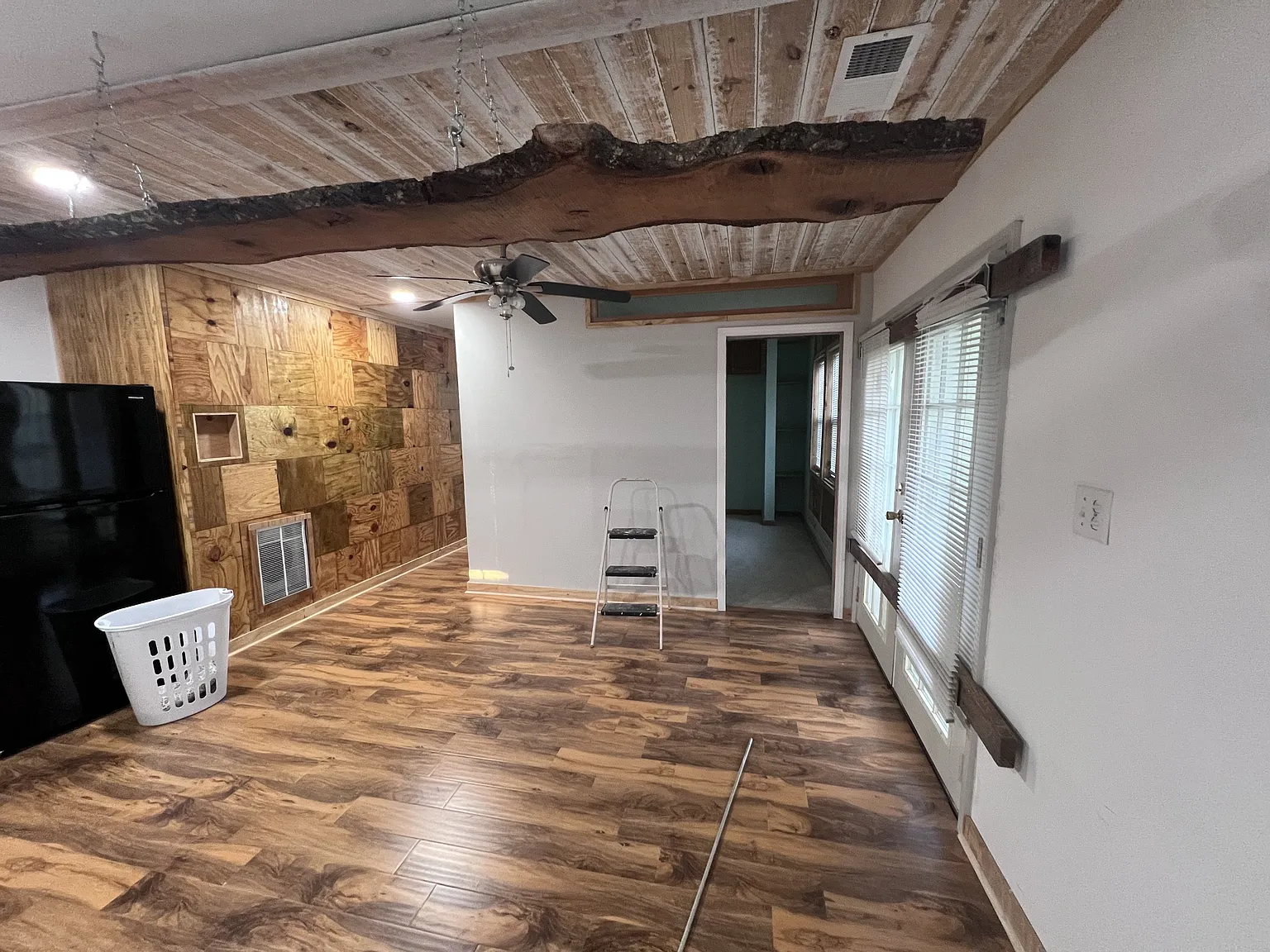 2040 Cambridge Avenue - 1 — Photo 2