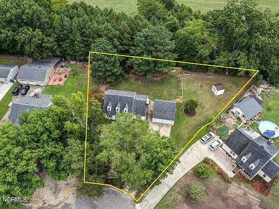 2nd image of 129 S Applewood Court