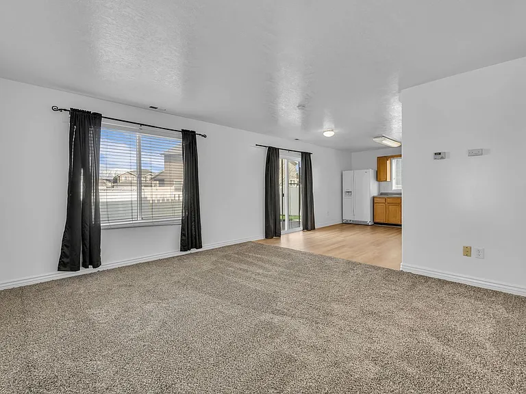 103 N Perth St — Photo 4