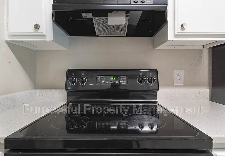 313 Belmont Dr — Photo 8