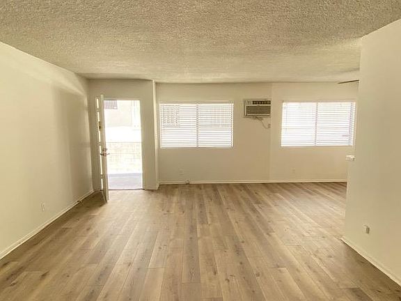 5th image of 3206 Bagley Ave APT 2
