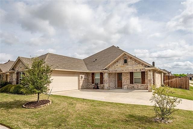 1st image of 300 Pecos Dr