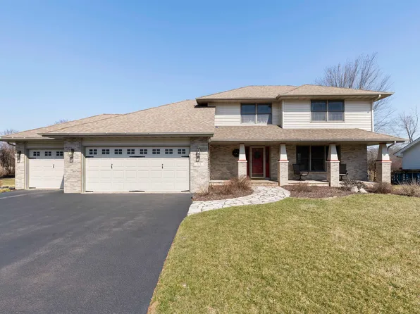 713 Stonemint Dr, Roscoe, IL 61073