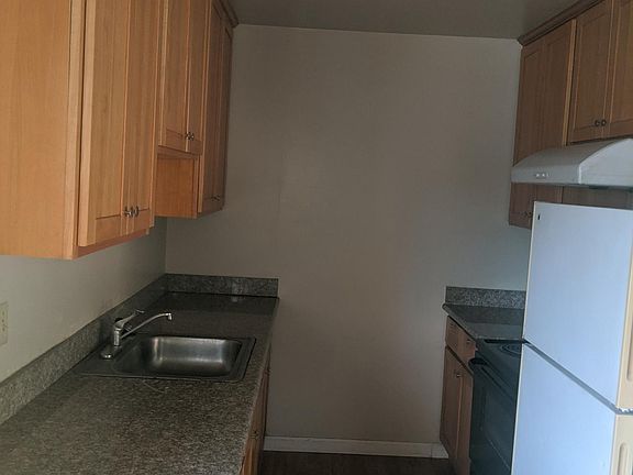 2nd image of 907 Granada St #18