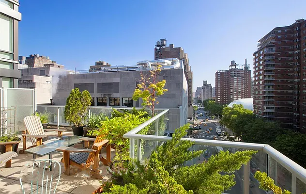 Rented by Hooli Homes New York Inc | media 9