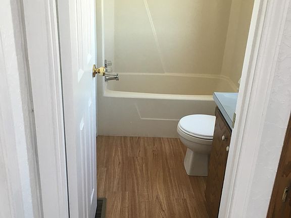 4th image of 3425 Stonebridge Dr