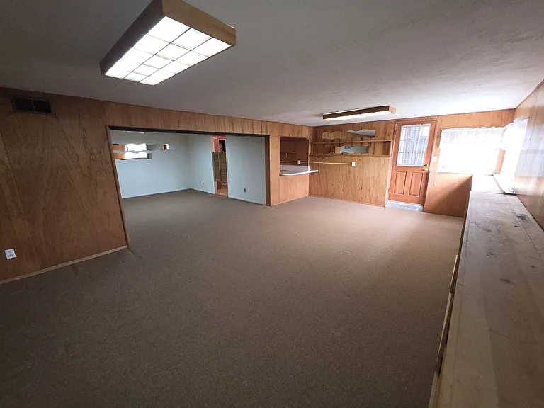 1744 Wesley Ave — Photo 26