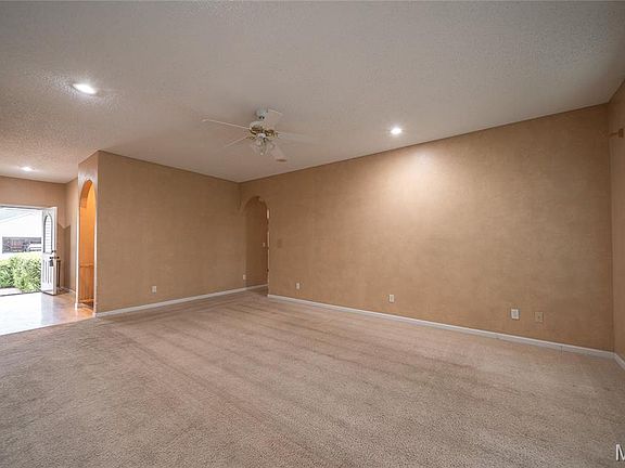5th image of 204 Becca Dr