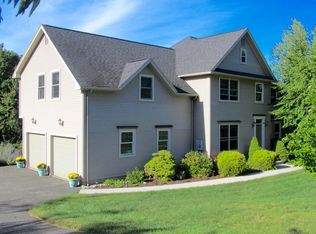 14 Lexington Dr, Belchertown, MA 01007