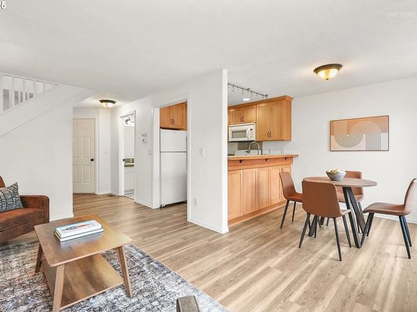 10029 NW Iron Ridge Pl