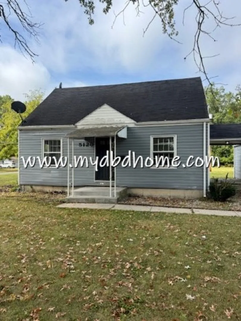 5120 Plaza Dr photo 1