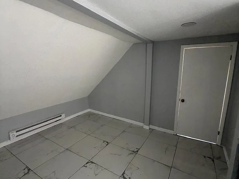916 Olive St #3 — Photo 4