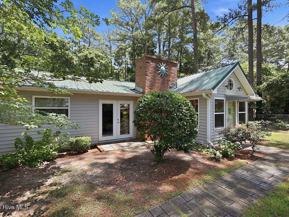 1st image of 614 Country Club Drive