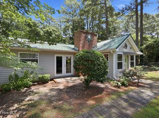 614 Country Club Dr, Arapahoe, NC 28510