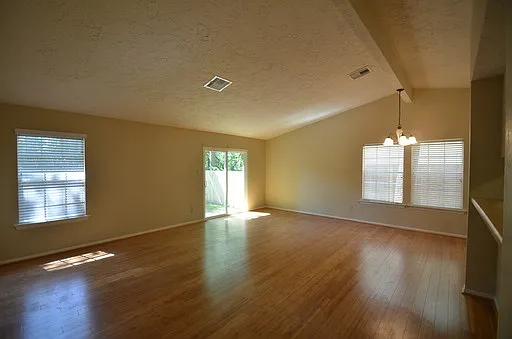 56 Fallshire Dr — Photo 3