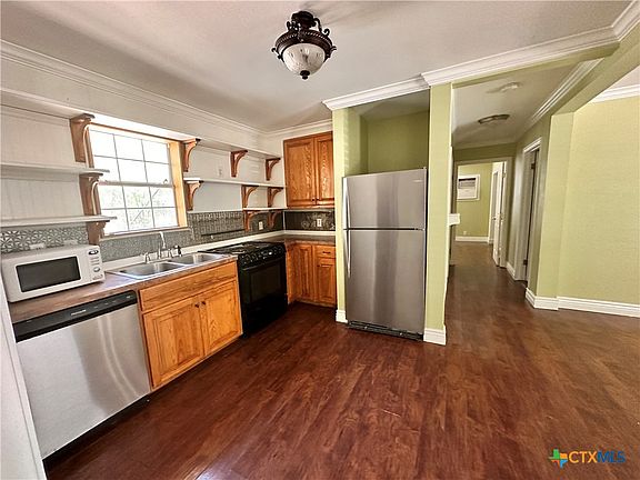 3rd image of 717 Barbara Dr