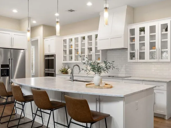 511 Hurst Creek Rd, Lakeway, TX 78734