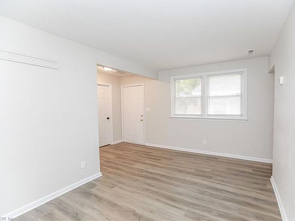 5th image of 9546 20th Bay St #B