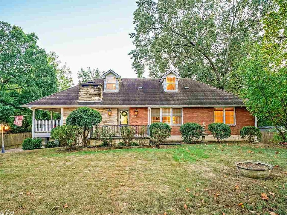 1st image of 309 Lakeshore Dr
