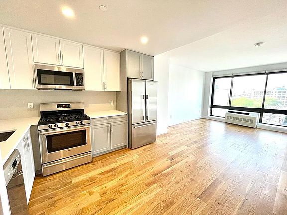 5th image of 490 Myrtle Ave APT 3N