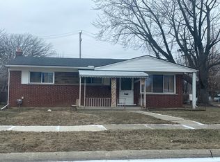 18657 Blue Island Ct, Roseville, MI 48066