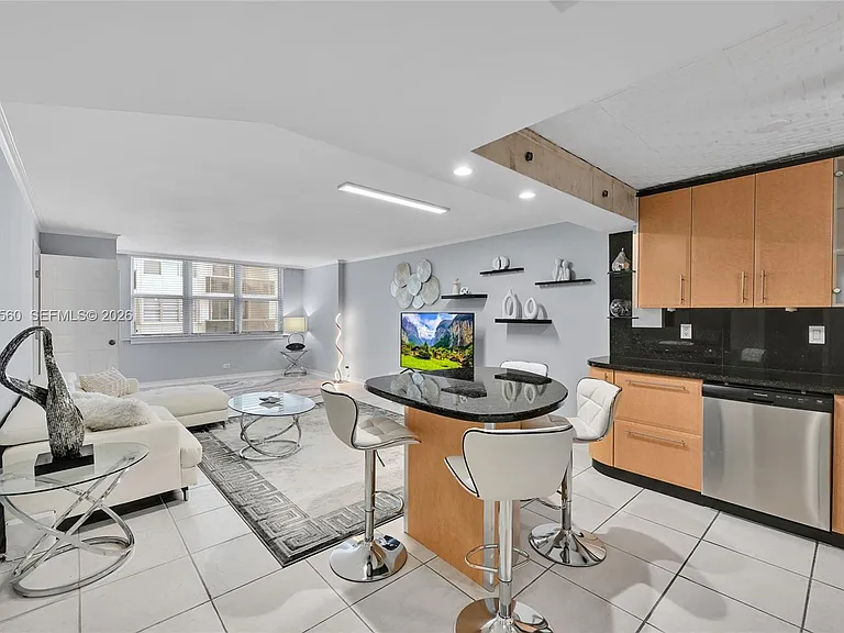 6039 Collins Ave #621 — Photo 25