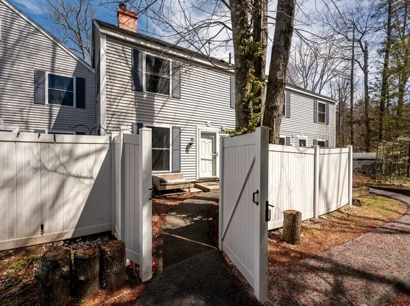 29 Hemlock Forest, Dover, NH 03820