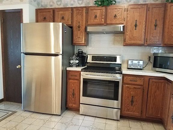3rd image of 839 Oak Hill Ave