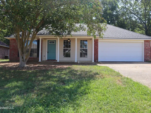 1114 Bullrun Dr, Byram, MS 39272
