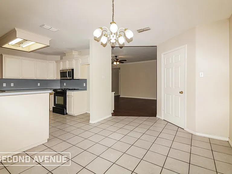 5105 Lethaby Dr — Photo 10
