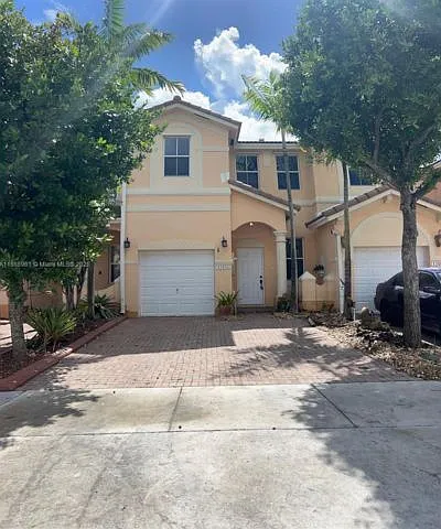 12458 SW 125th Ter — Photo 1