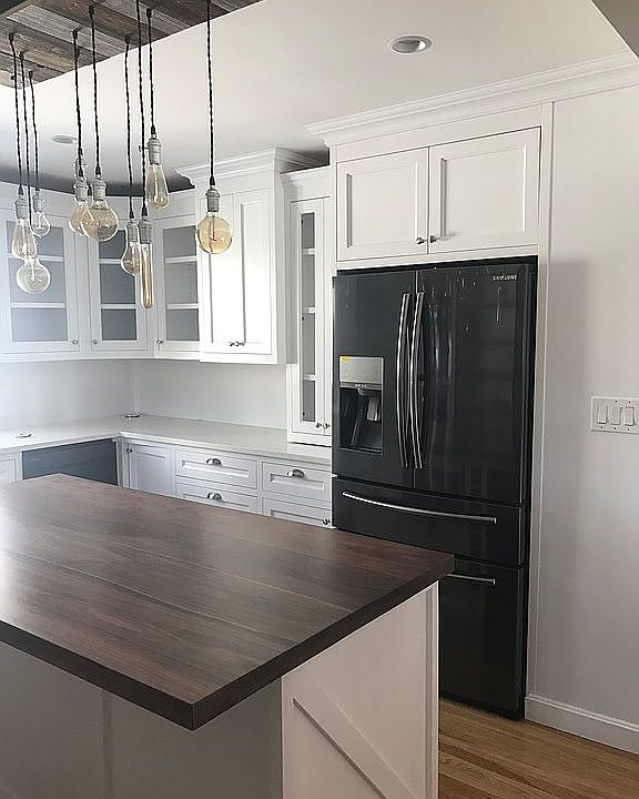 2nd image of 16139 83rd St
