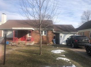 1027 N 4th St, Clinton, IA 52732