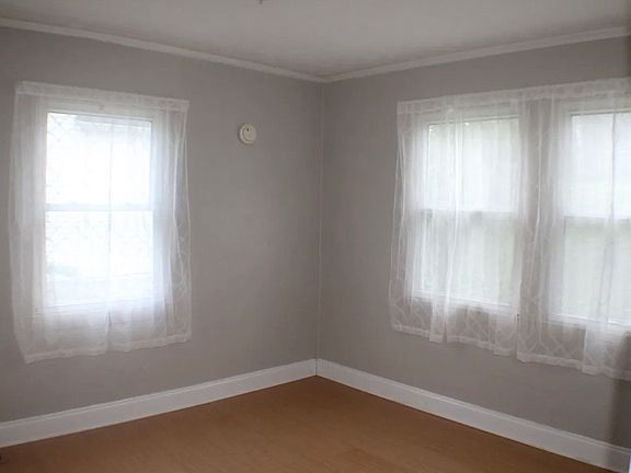 2nd image of 1429 Holyoke St