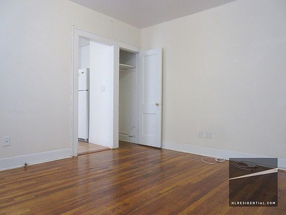 3rd image of 2111 27th St APT D1