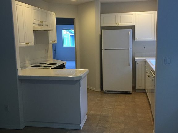 4th image of 13140 SW Creekshire Dr