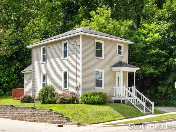 219 E Lincoln Ave, Ionia, MI 48846