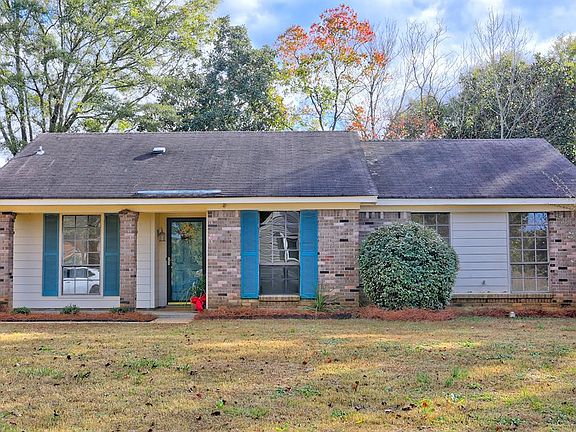2nd image of 2925 Woodforest Ln
