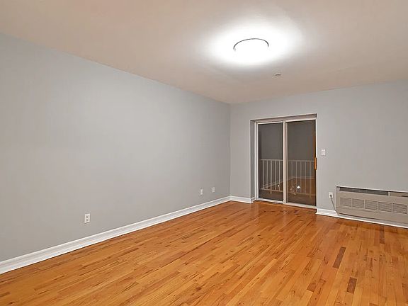 5th image of 31-29 30th St #2B