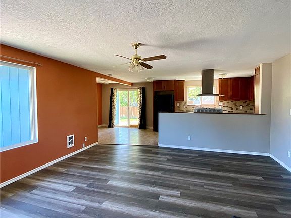 3rd image of 7104 Glenmorag Way